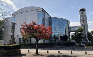 刈谷市中央図書館