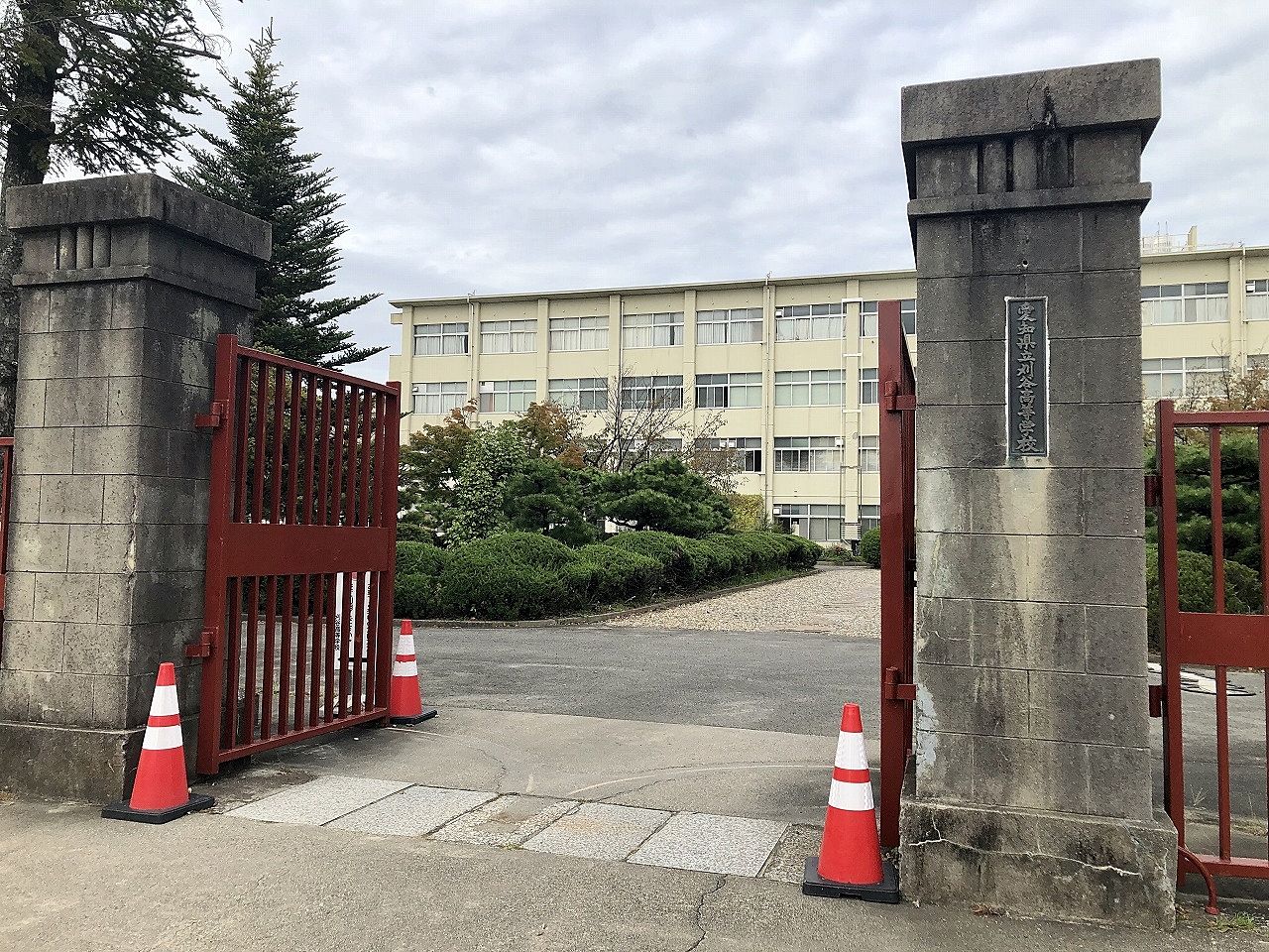 １９１９年（大正８年）４月、愛知県立第八中学校として開校しました。