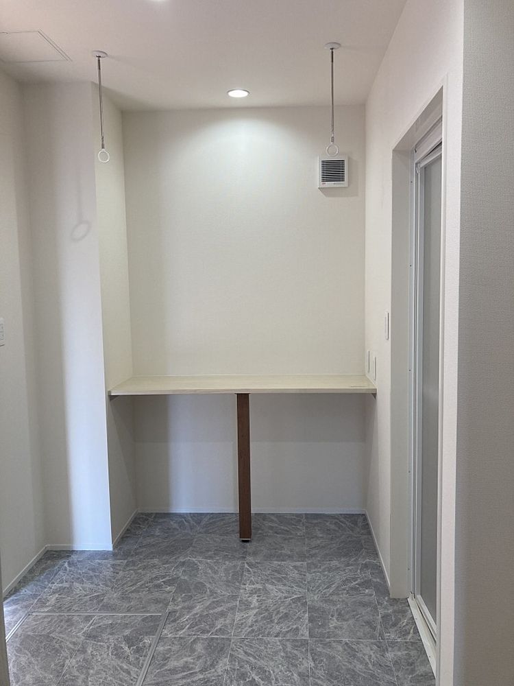 洗面室収納カウンター