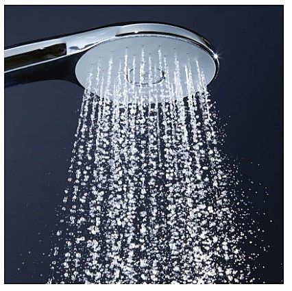 大判のシャワーヘッドと空気を含んだ大粒の水滴で浴び心地のよさを向上、さらに節湯性能も両立させました。