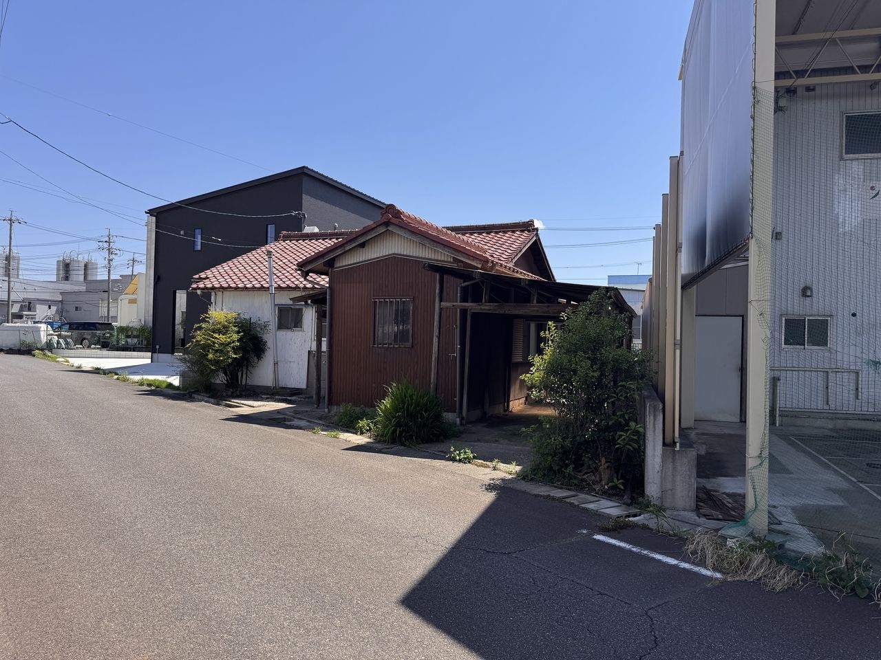名鉄三河線「小垣江駅」徒歩約8分・小垣江小学校・依佐美中学校区
