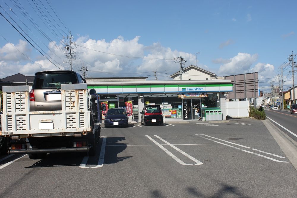 ファミリーマート刈谷司町店 約442m(徒歩約6分)