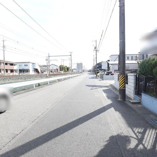 北東道路 幅員8m 線路沿い