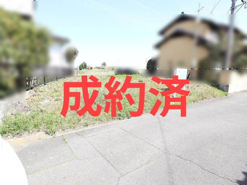 両面道路の開放感あふれる土地

