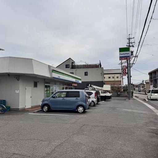 コンビニ ファミリーマート豊田若林店 徒歩約9分
